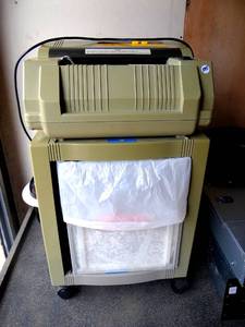 lot 295 image: PROFESSIONAL WORLD CCS5 CROSS CUT PAPER SHREDDER (12 SHEET) $$$