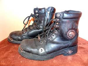 lot 3 image: VINTAGE HARLEY DAVIDSON RIDING BOOTS - SIZE APPROX 9 12 - 10