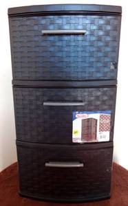 lot 20 image: STERLITE WEAVE 3 DRAWER STORAGE CABINET - MEASURES 15 X 12 34 X 24