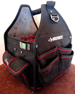 lot 21 image: NICE MULTI POCKETED HARD SIDED HUSKY TOOL BAG