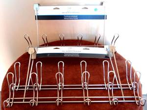 lot 25 image: MAIN STAYS CHOME OVER THE DOOR 6 HOOK CLOTHS RACK (X3) - NEW