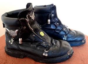 lot 47 image: VINTAGE HARLEY DAVIDSON RIDING BOOTS - SIZE APPROX 9 12