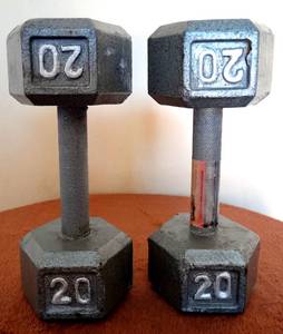 lot 70 image: 20 POUND DUMBELL STEEL WEIGHT (X2)