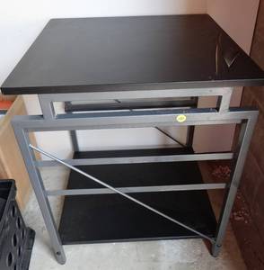 lot 121 image: METAL END TABLE - NEEDS TOP VINYL RECOVERED - MATCHED LOT 109