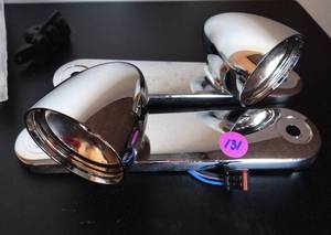 lot 131 image: HARLEY DAVIDSON 14-20 FLHX Chrome Turn Signals