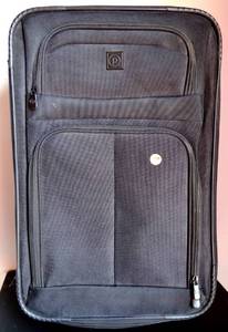 lot 139 image: NICE MEDIUM SIZED ROLLING TRAVEL BAG
