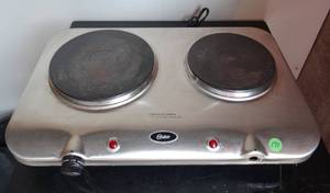 lot 171 image: OSTER 2 STOVE TABLETOP HOT PLATE - ONE ELEMENT NEEDS REPAIR - HAVE KNOB