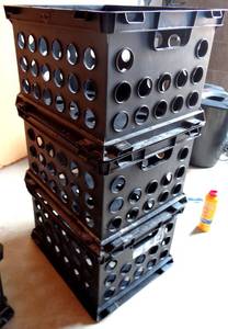 lot 189 image: LOT OF 3 STERLITE STORAGE CRATES - STACKABLE