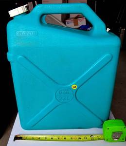 lot 208 image: RELIANCE 6 GALLON POTABLE WATER CONTAINER