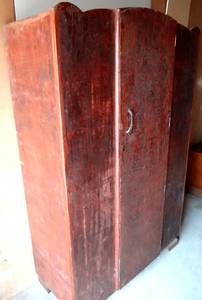 lot 18 image: VINTAGE WARDROBE WITH MIRROR, SHELF, AND HANGING POLE