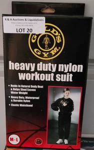 lot 20 image: GOLDS GYM HEAVY DUTY NYLON WORKOUT SUIT WGGWSM IN UNOPENED BOX AS SHOWN.