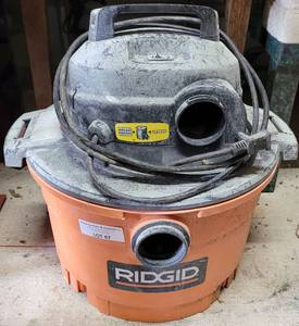 lot 47 image: RIDGID WETDRY VACUUM MODEL WD06701 AS SHOWN.