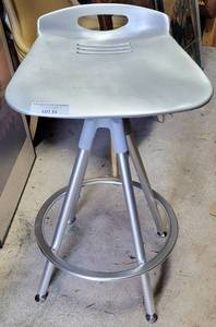 lot 53 image: CONTEMPORARY BRUSHED SS STYLE STOOL AS SHOWN.