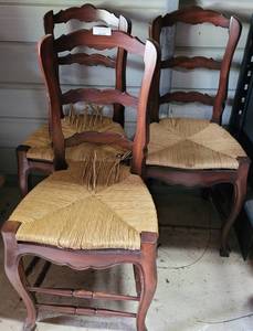 lot 54 image: LOT OF 3 VINTAGE STRAW CHAIRS WITH WOOD FRAMES AS SHOWN. SEE PICTURES. (YOUR BID X 3)