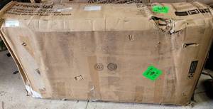 lot 56 image: SYSTEM BUILD TALL CABINET - CHASSIS 7470000COM IN BOX AS SHOWN.