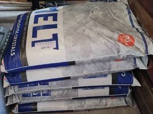lot 72 image: LOT OF 5 ICE MELT BAGS AS SHOWN. 25 POUNDS EACH. (YOUR BID X 5)