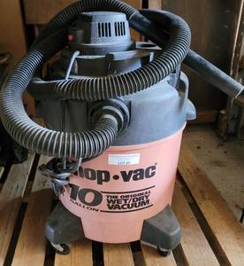 lot 89 image: SHOP VAC 10 GALLON VACUUM AS SHOWN.
