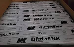 lot 153 image: AAF PERFECT PLEAT HC 18 x 25 x 2 AIR FILTERS AS SHOWN. BOX OF 12.