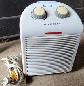 lot 195 image: MAINSTAYS FAN HEATER MODEL FH-18W AS SHOWN.
