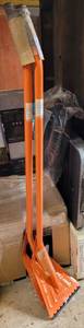 lot 218 image: LOT OF 2 NEW HDX 55 SHINGLE REMOVERS AS SHOWN. (YOUR BID X 2)