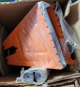 lot 231 image: LOT OF 4 NEW HDX 55 SHINGLE REMOVERS AS SHOWN. (YOUR BID X 4)