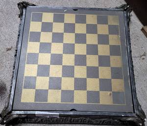 lot 267 image: VINTAGE STYLE CHESS GAME WITH STORAGE BOARD CASE AS SHOWN.