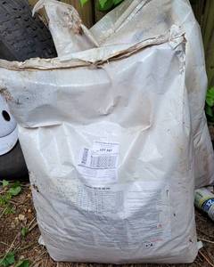 lot 347 image: 2 BAGS OF INNOVA ORGANIC FERTILIZER AS SHOWN.