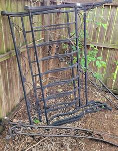 lot 353 image: WROUGHT IRON BED FRAME AS SHOWN.