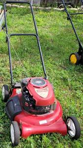lot 382 image: CRAFTSMAN LAWNMOWER MODEL 917.389010 AS SHOWN.