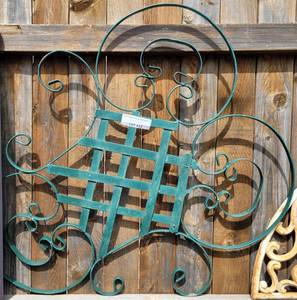 lot 413 image: METAL WALL DECOR AS SHOWN.