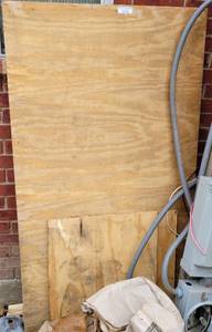 lot 432 image: ASSORTED PIECES OF PLYWOOD AS SHOWN.