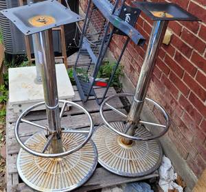 lot 433 image: LOT OF 2 ROUND METAL BASES FOR STOOLS OR TABLES AS SHOWN. (YOUR BID X 2)