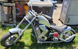 lot 464 image: VINTAGE MINI CHOPPER STYLE MOTORCYCLE AS SHOWN. LOTS OF CHROME