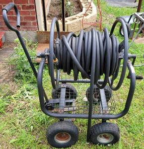 lot 471 image: GARDEN HOSE REEL CART AS SHOWN.