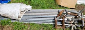 lot 493 image: HEAVY DUTY TENT WITH ACCESSORIES AS SHOWN. APPROX. 20FT X 20FT.