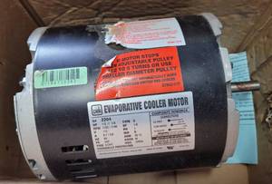 lot 537 image: EVAPORATIVE COOLER MOTOR SN 2204 IN BOX AS SHOWN.