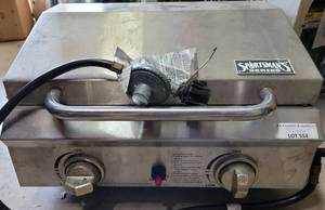 lot 554 image: SPORTSMAN SERIES  GAS CHARGRILL MODEL GR4039-014943 AS SHOWN.