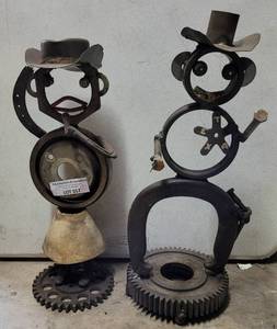 lot 557 image: LOT OF 2 CUSTOM-MADE IRON WORKS DECOR AS SHOWN. (YOUR BID X 2)
