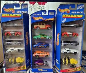 lot 559 image: LOT OF 3 HOT WHEELS GIFT PACKS AS SHOWN. (YOUR BID X 3)