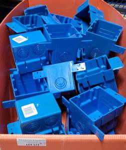 lot 571 image: LOT OF 25 CARLON A238 2G 4 SQUARE ENT OUTLET BOXES AS SHOWN. (YOUR BID X 25) SEARCH THESE UP