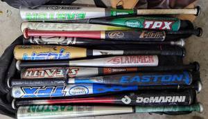 lot 613 image: LOT OF 12 ASSORTED BASEBALL BATS WITH BAG AS SHOWN. (YOUR BID X 12)