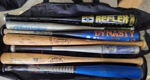 lot 615 image: LOT OF 7 ASSORTED BASEBALL BATS WITH BAG AS SHOWN. (YOUR BID X 7)