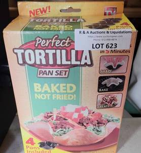 lot 623 image: PERFECT TORTILLA PAN SET IN BOX AS SHOWN.