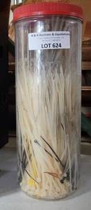 lot 624 image: CONTAINER OF ASSORTED SIZE CABLE ZIP TIES AS SHOWN.