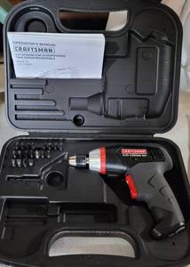 lot 625 image: CRAFTSMAN 4V LITHIUM-ION SCREWDRIVER TWO SPEEEREVERSIBLE IN STORAGE CASE AS SHOWN. NO CHARGER.