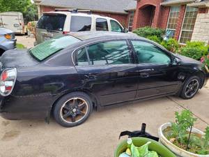 lot 2 image: ONE-OWNER 2005 NISSAN ALTIMA VIN# 1N4AL11D75N435424 IN STYLE, COLOR, CONDITION SHOWN. CAR STARTS, RUNS, AND DRIVES BUT NEEDS A NEW BATTERY. SELLER RECENTLY REPLACED THE CATALYTIC CONVERTER.