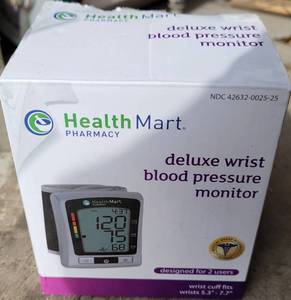 lot 644 image: HEALTH MART DELUXE WRIST BLOOD PRESSURE MONITOR IN BOX AS SHOWN.