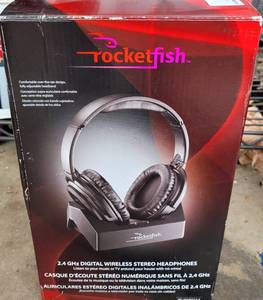 lot 646 image: ROCKETFISH DIGITAL WIRELESS STEREO HEADPHONES IN BOX AS SHOWN.