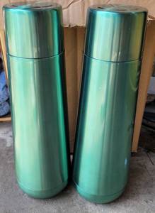 lot 681 image: LOT OF 2 NEW ROOM ESSENTIALS 20 FL. OZ STAINLESS STEEL BOTTLES IN BOX AS SHOWN. (YOUR BID X 2)