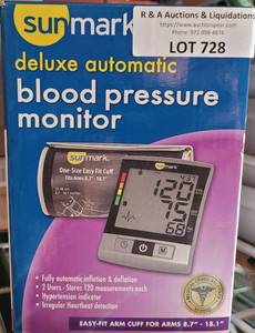 lot 728 image: SUNMARK DELUXE AUTOMATIC BLOOD PRESSURE MONITOR IN BOX AS SHOWN.